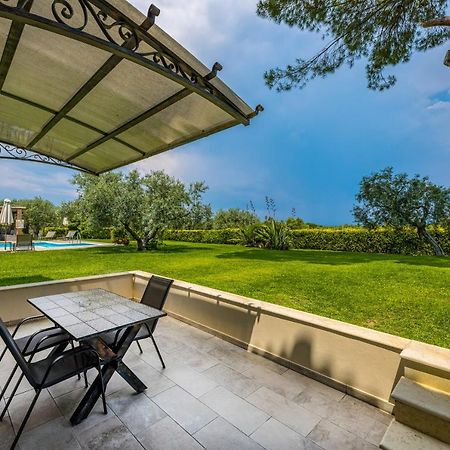 Mediterraneo Luxury Suites Halkidiki Вурвуру Екстериор снимка