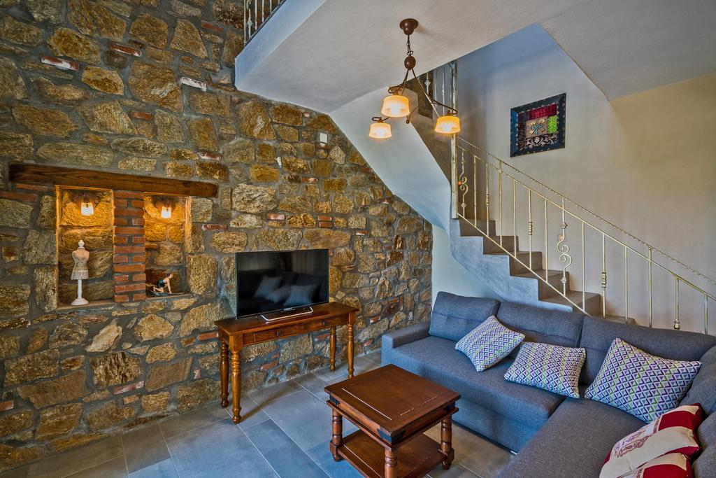 Mediterraneo Luxury Suites Halkidiki Вурвуру Екстериор снимка