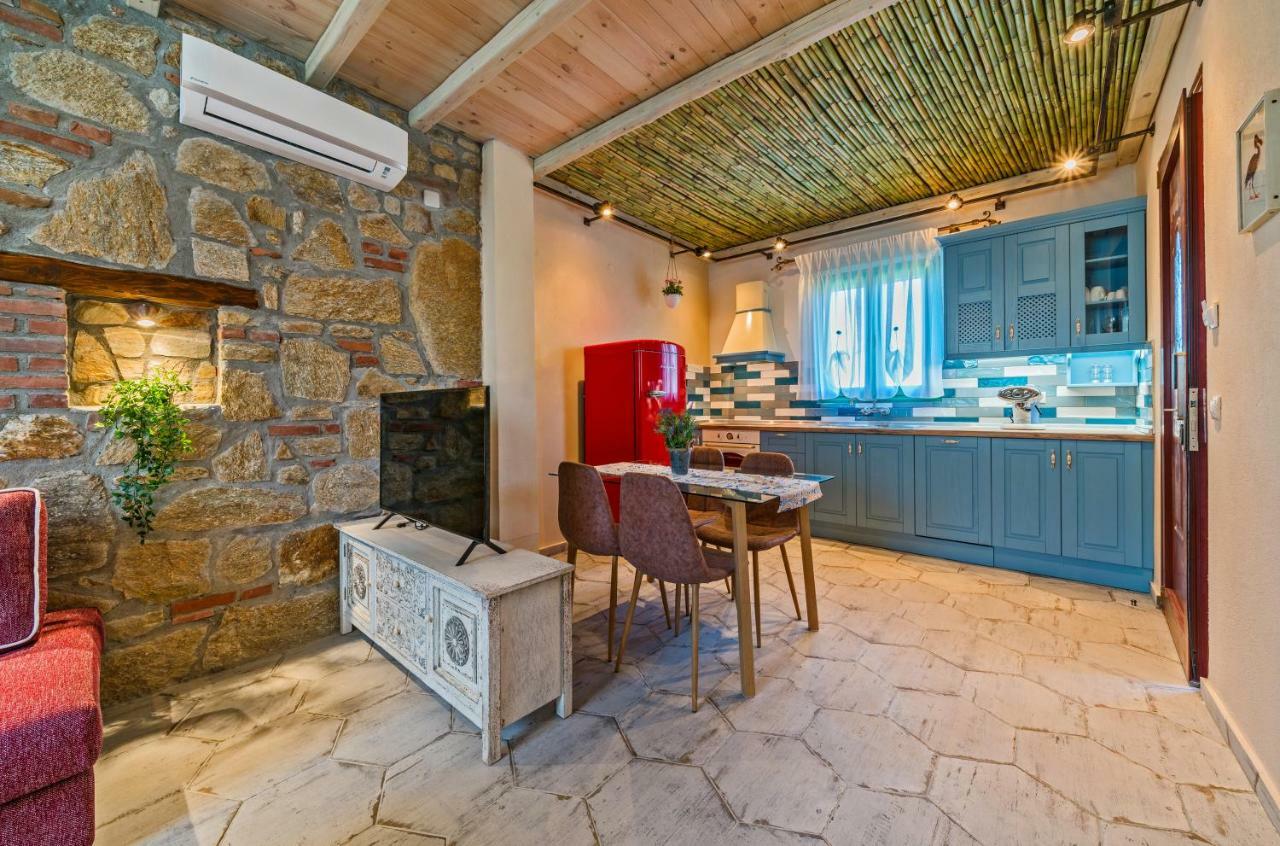 Mediterraneo Luxury Suites Halkidiki Вурвуру Екстериор снимка